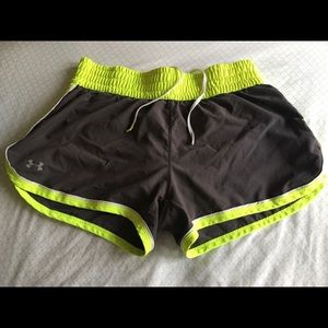Bright Underarmour athletic shorts! Basically new!